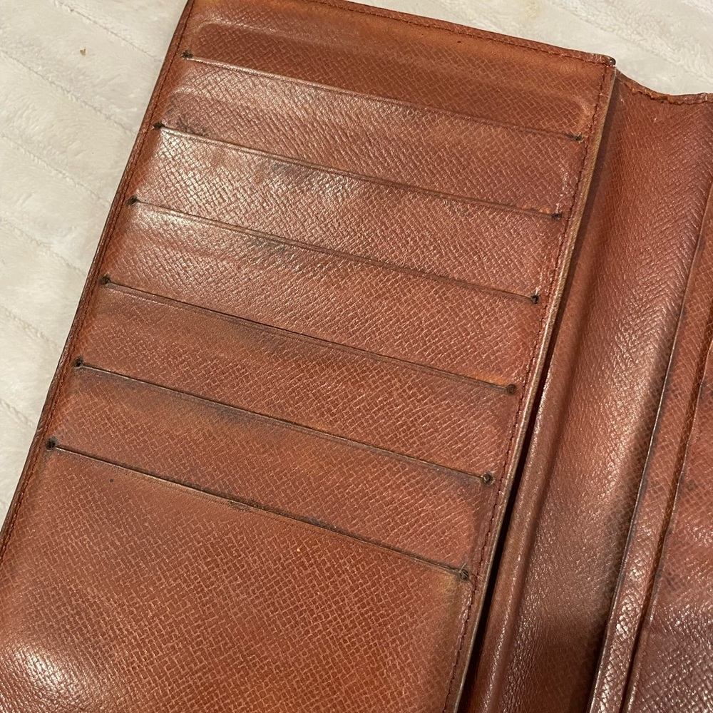AUTHENTIC LOUIS VUITTON BI FOLD CHECKBOOK CREDIT CARD WALLET